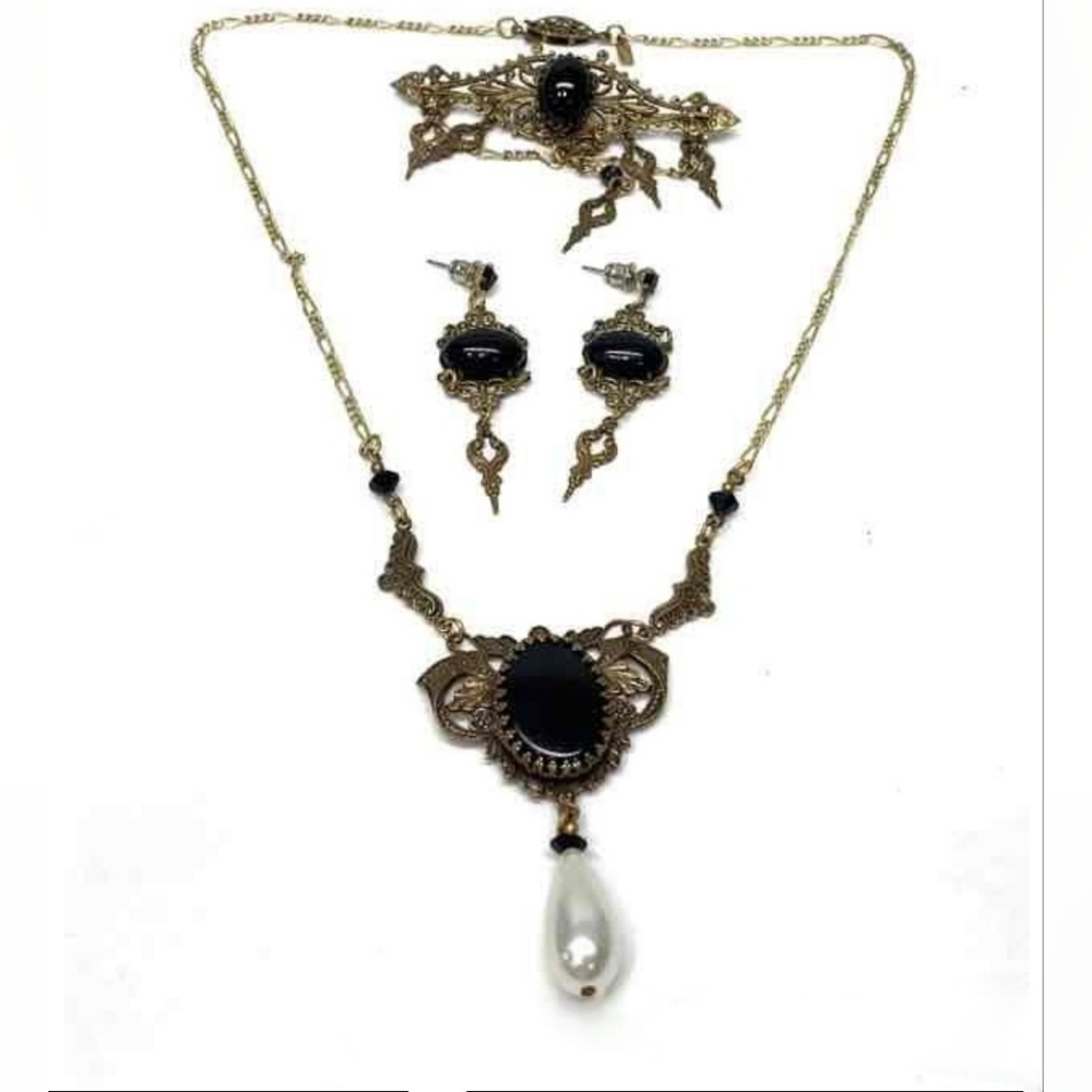 Sadie Green Vintage jewelry set
